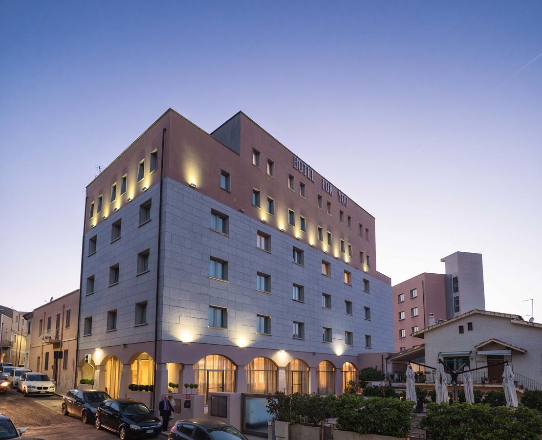 Hotel For 4*