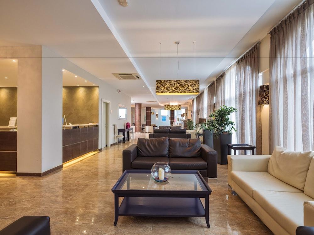 Hotel For