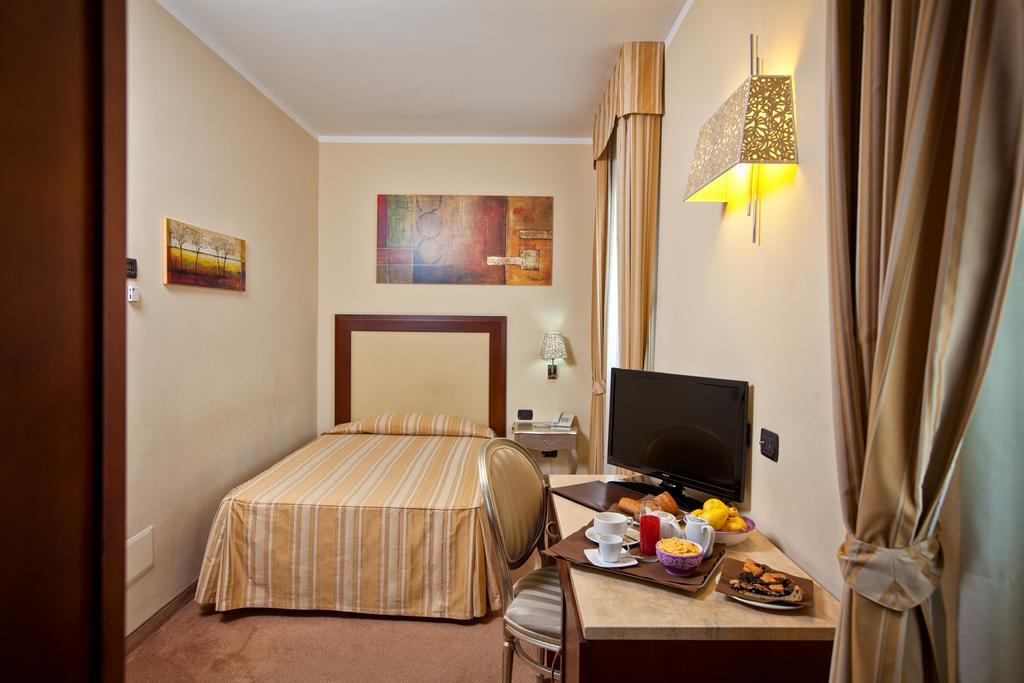 Hotel For You 4*