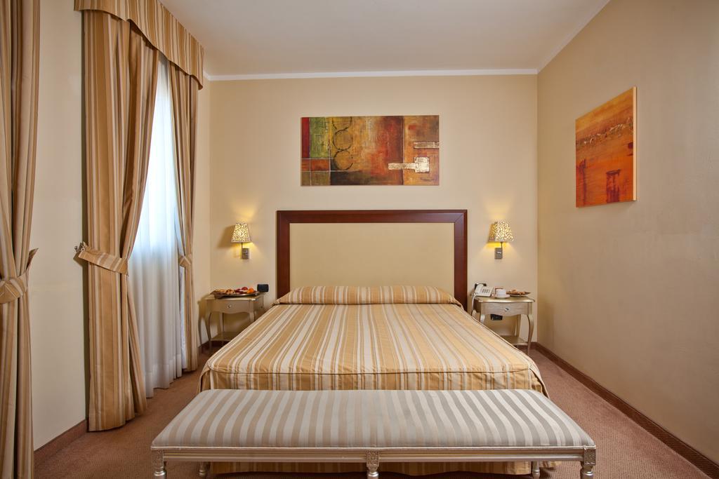 For You Hotel 4*
