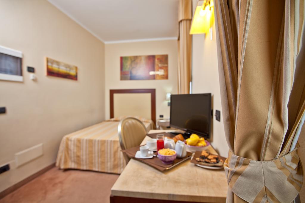 For You Hotel